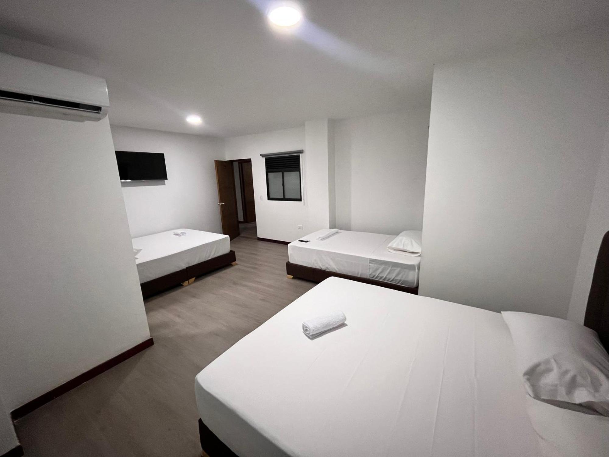 Hotel Gallery By 70 Medellín Esterno foto