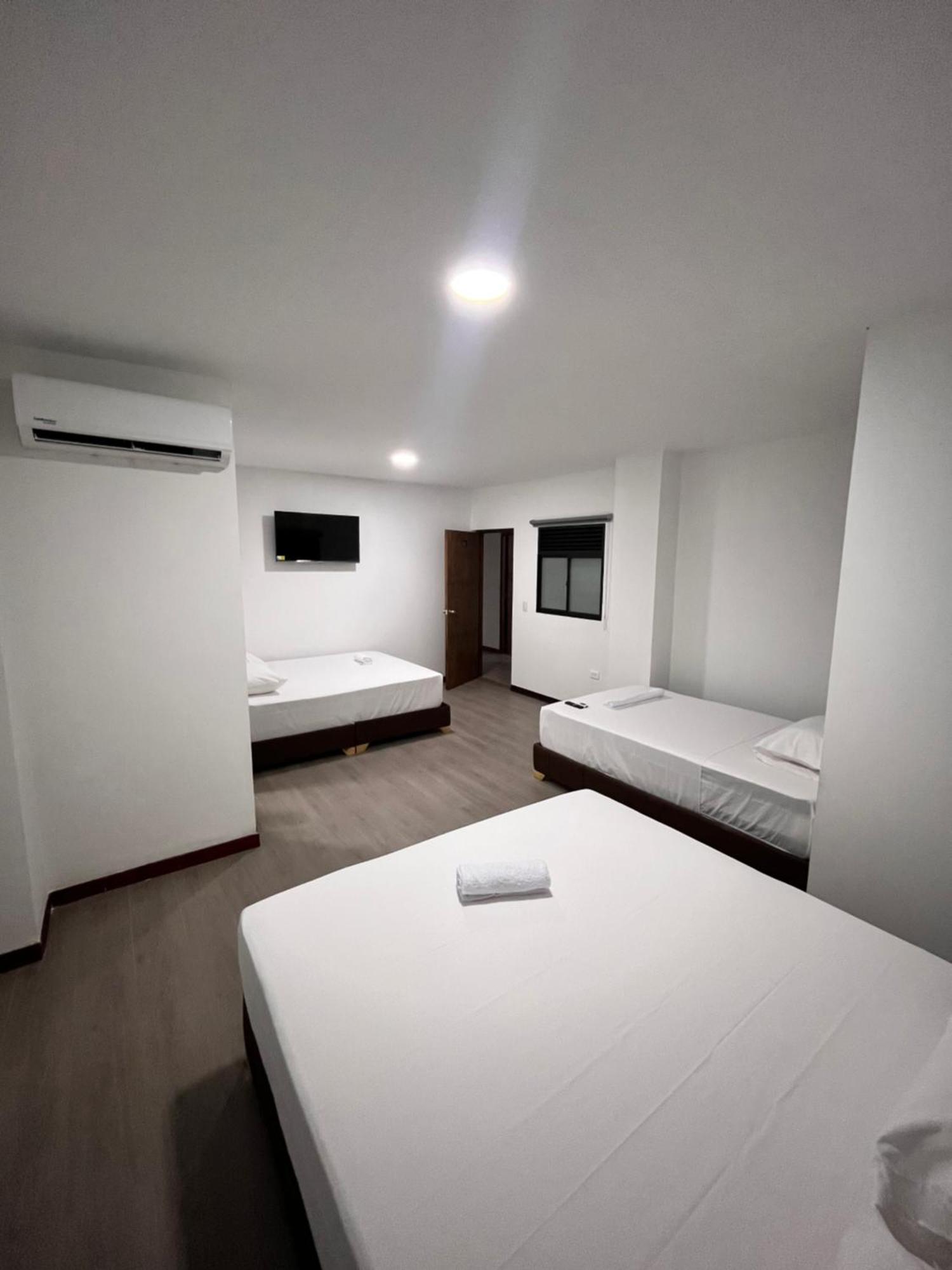 Hotel Gallery By 70 Medellín Esterno foto