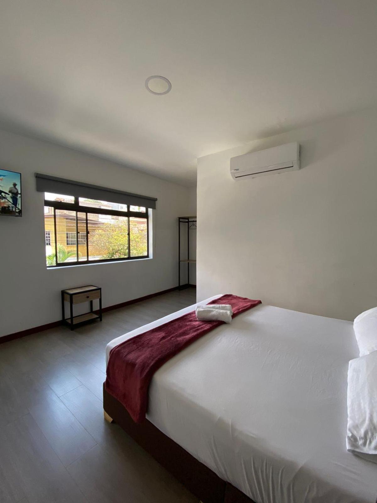 Hotel Gallery By 70 Medellín Esterno foto